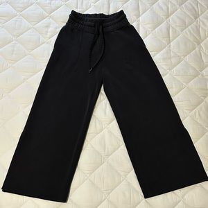 Lululemon Wide Leg Crop
